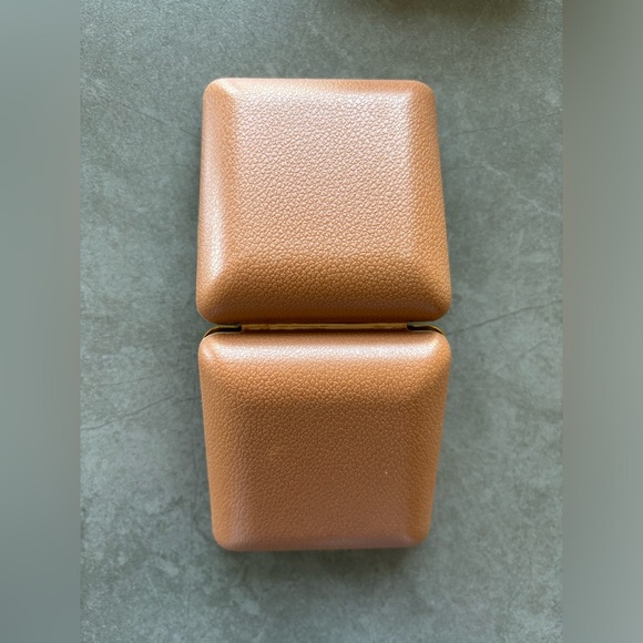 Vintage Seth Thomas Travel Alarm Clock Wind Up Brown Clam Case Glows in a Dark - Picture 12 of 13